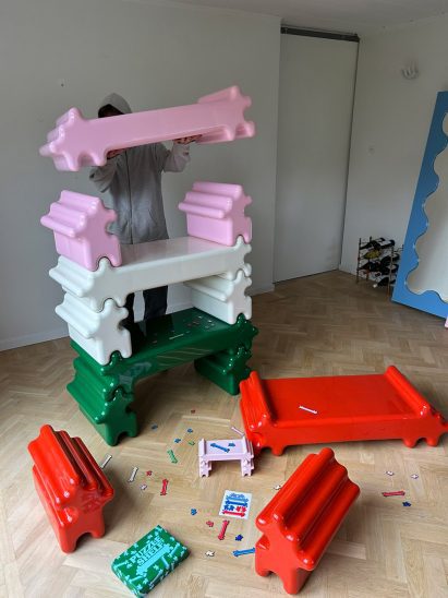 Jigsaw-style colourful components
