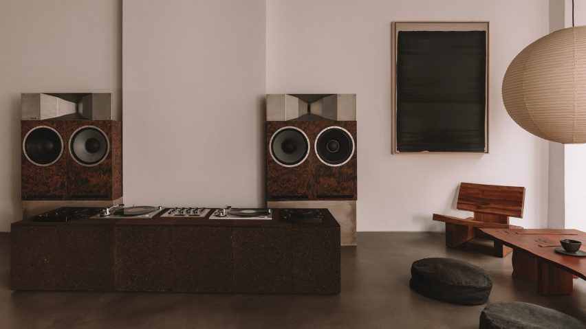 Trader HiFi cafe in Hamburg by Vincent von Thien