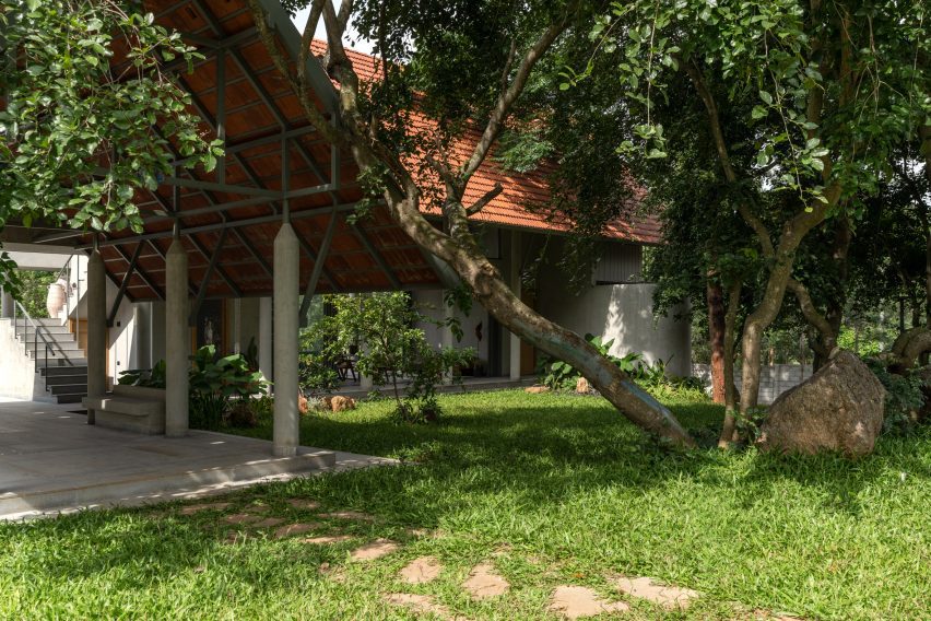 House by the Grove in India by Taliesyn