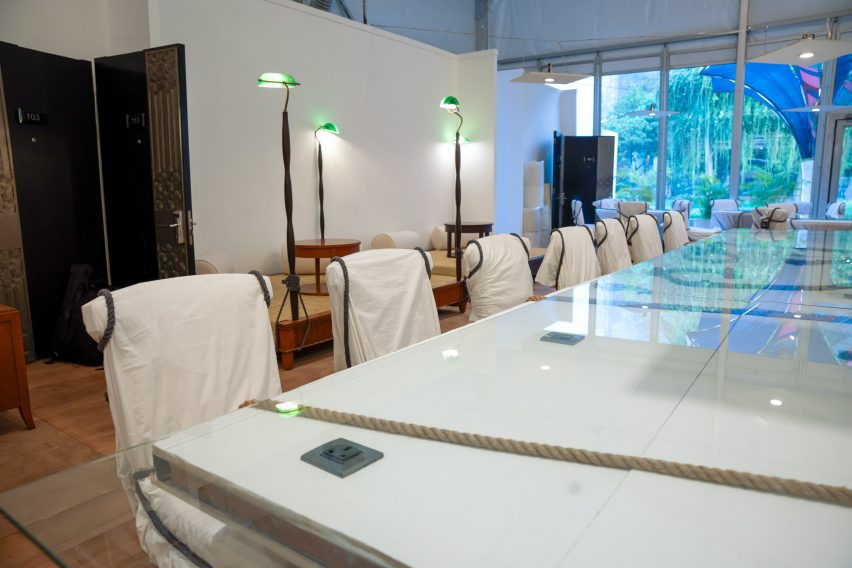 Design Mumbai cafe by Lucas Muñoz