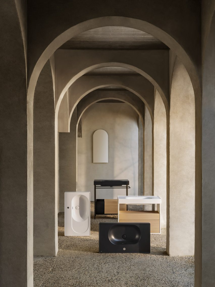 Meridian bathroom collection