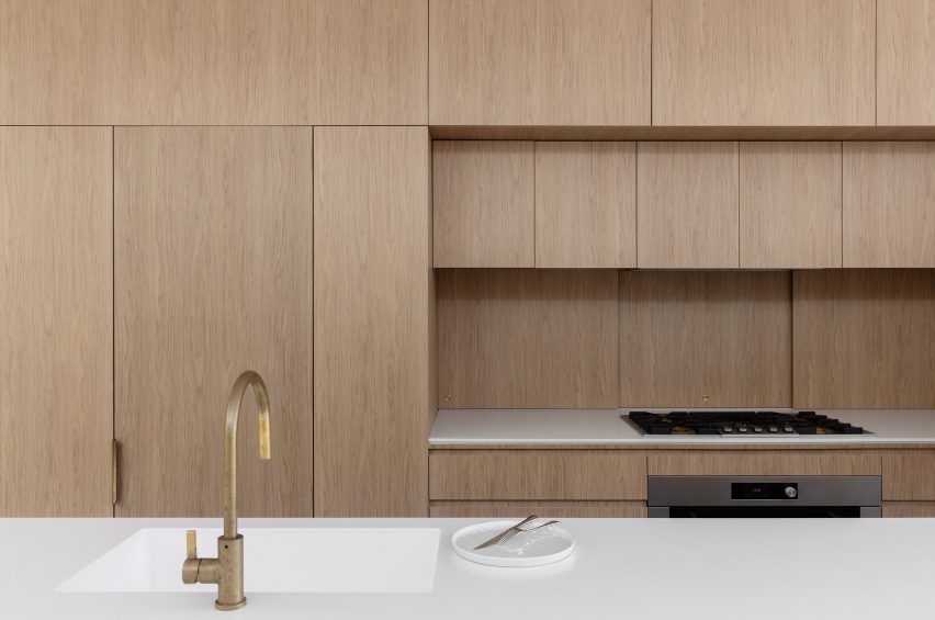 Moon House in Sydney, Australia by James Garvan Architecture