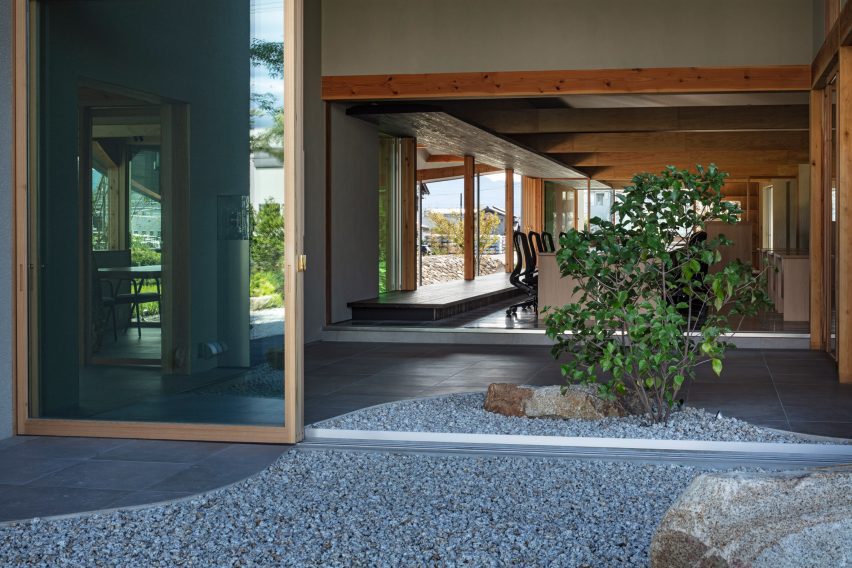 Office in Hashima by Permanent