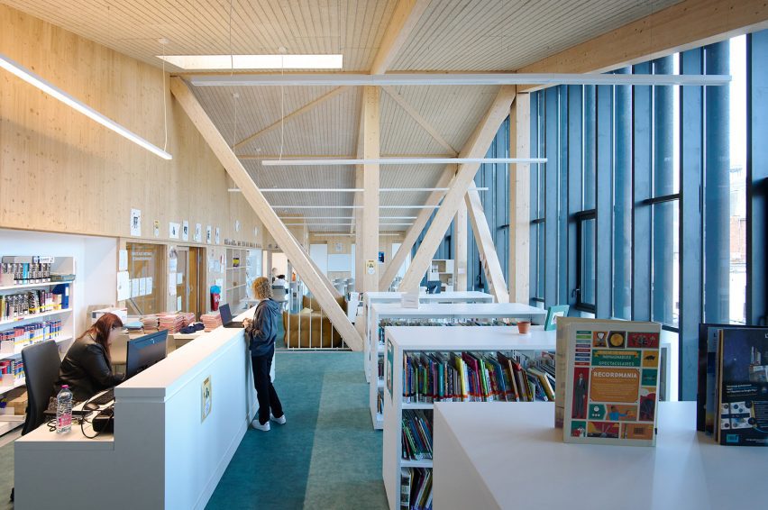 School library with spruce wood finishes