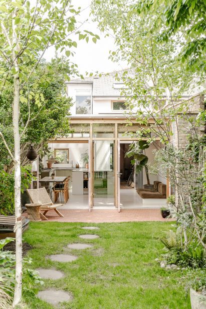 Rear facade of A Simple Addition by OEB Architects