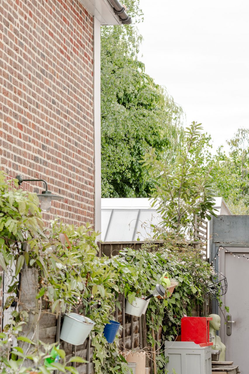 Clerestory windows of A Simple Addition by OEB Architects