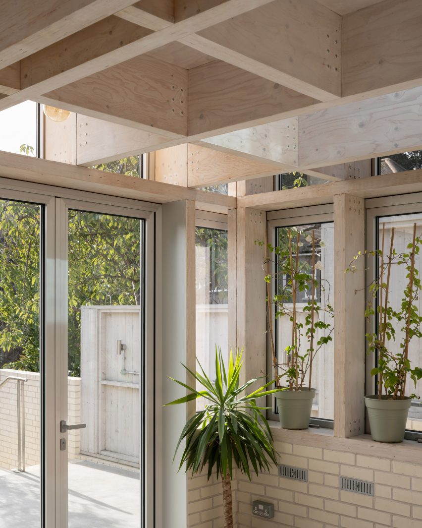 Timber waffle slab roof in Tabberner Cook House by James Alder Architects
