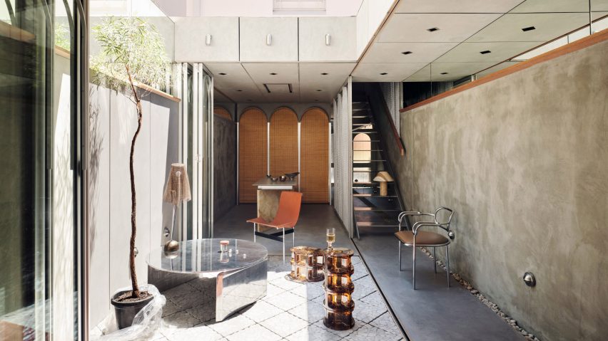 Open courtyard in Australian house