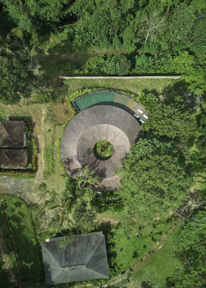 Ring-shaped house in Bali