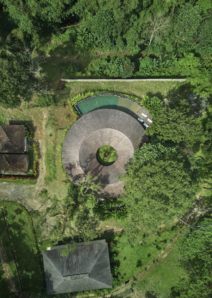 Villa Omah Prana by Alexis Dornier