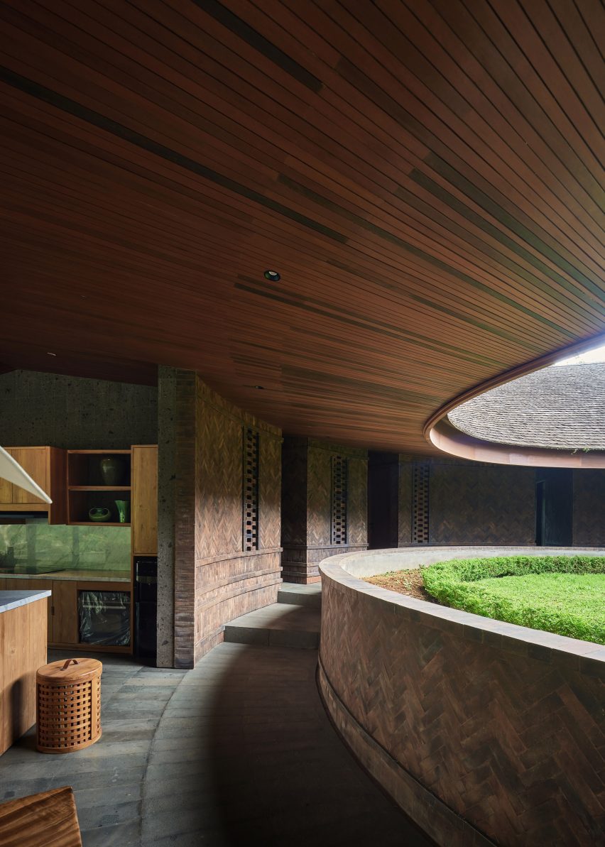 Villa Omah Prana by Alexis Dornier