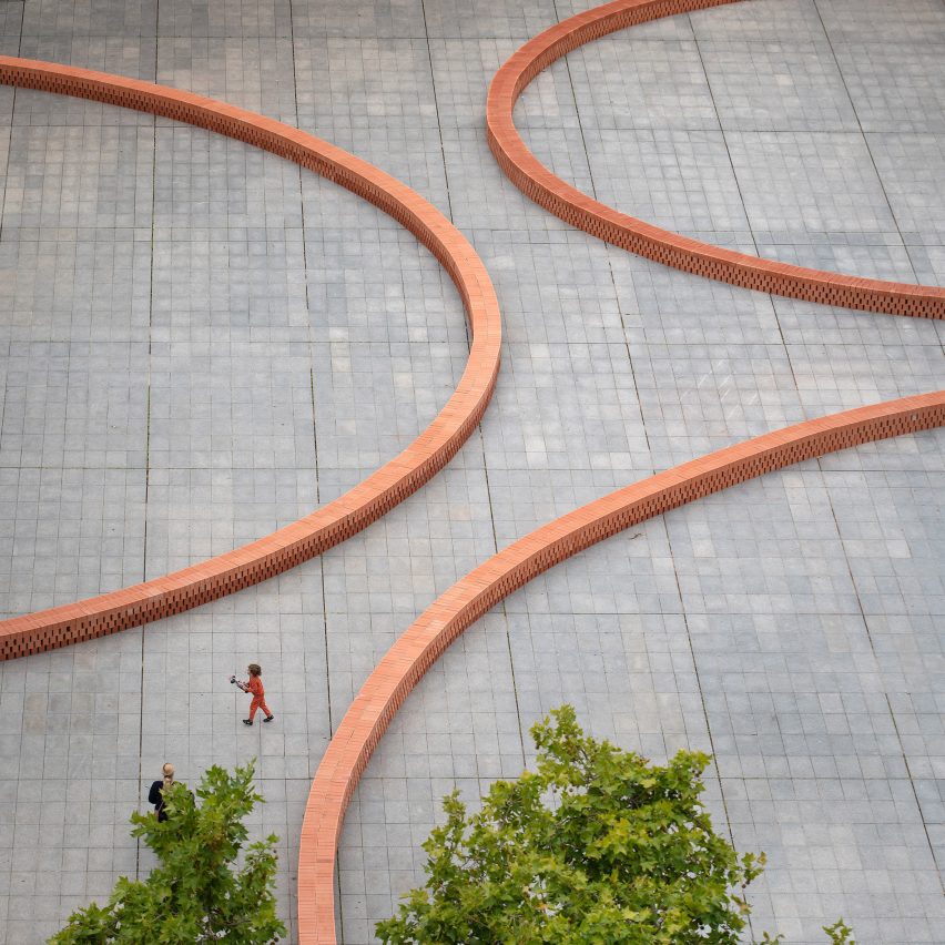 Installation by Lanza Atelier
