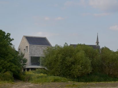 Exterior view of Cascade home