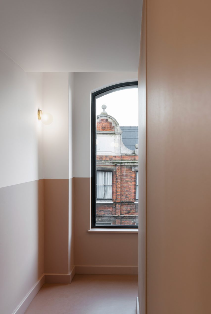 Trace by Bureau de Change