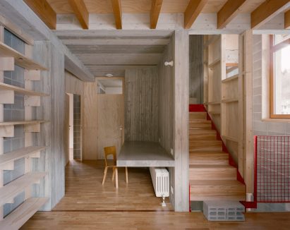 First floor desk in Casa BM by Errant Architetture