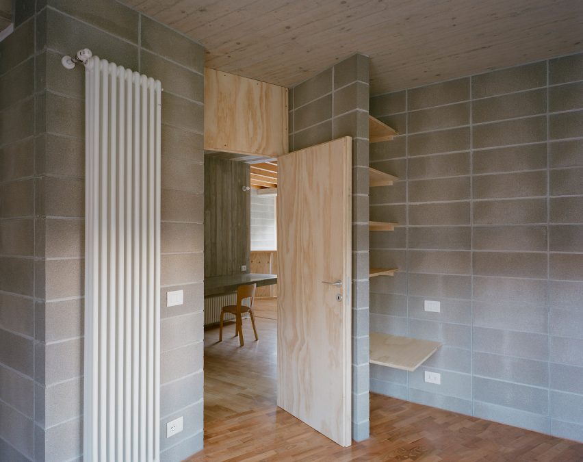 Bedroom in Casa BM by Errant Architetture