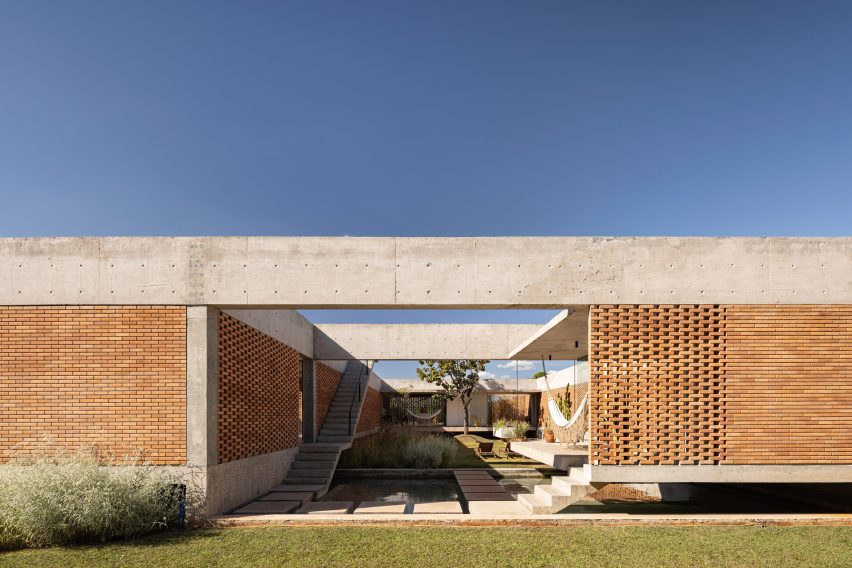 Casa Tupin in Brazil by Bloco Arquitetos