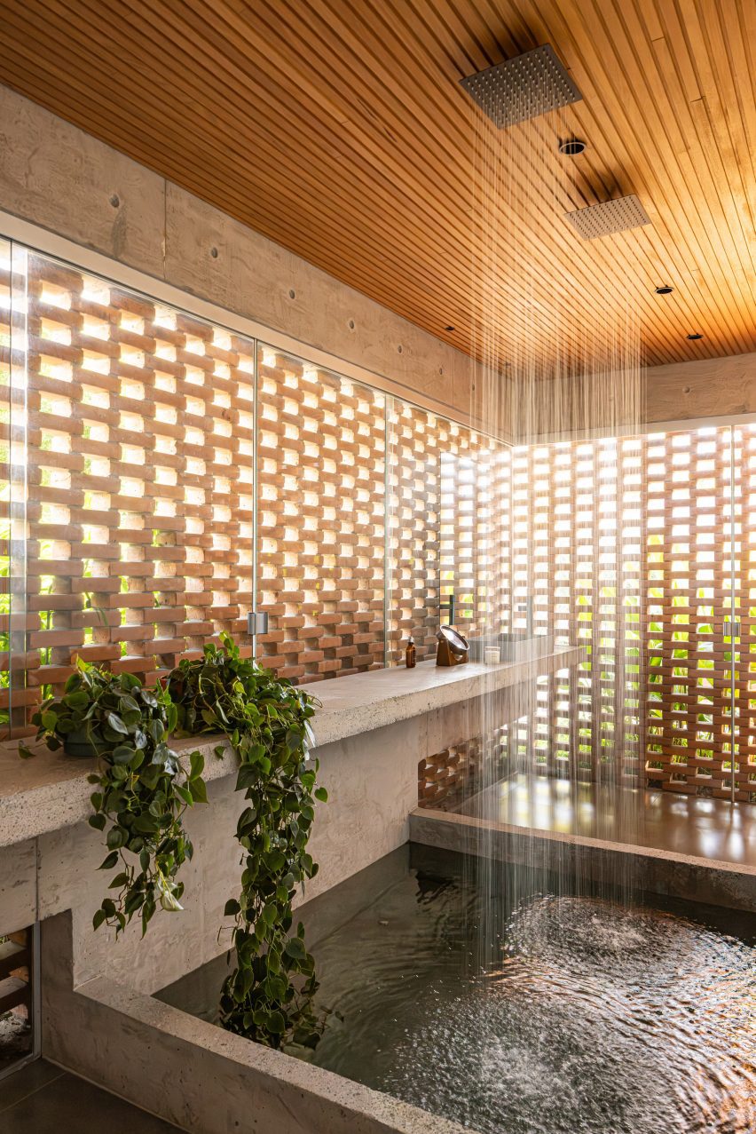 Casa Tupin in Brazil by Bloco Arquitetos