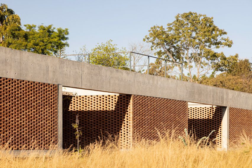 Casa Tupin in Brazil by Bloco Arquitetos