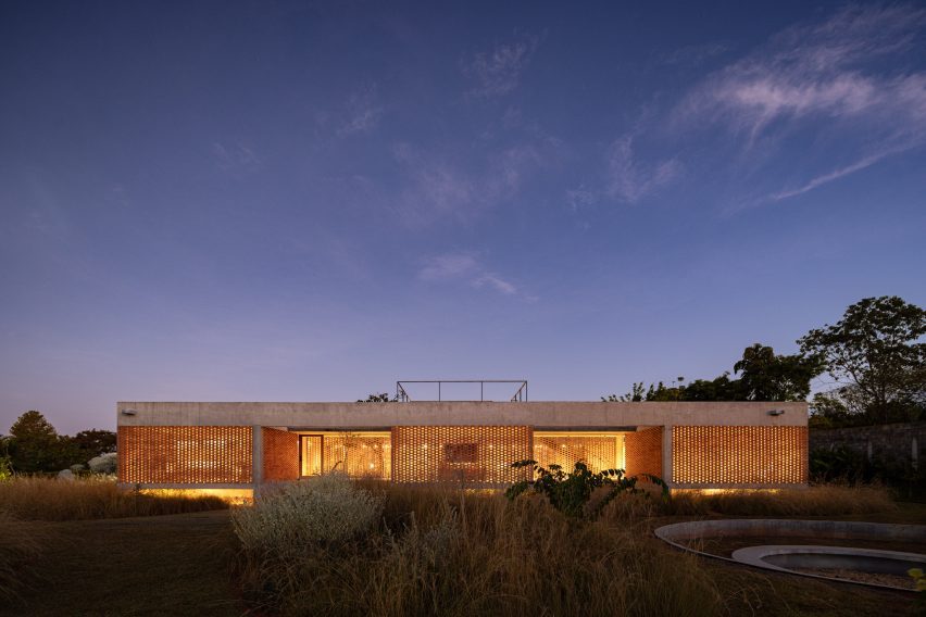 Casa Tupin in Brazil by Bloco Arquitetos