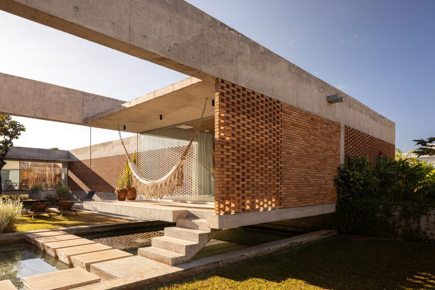 Casa Tupin in Brazil by Bloco Arquitetos