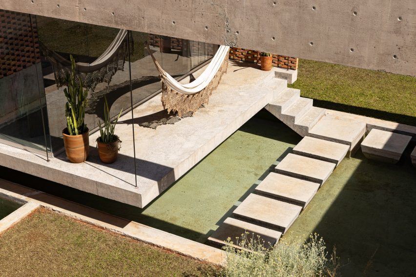 Casa Tupin in Brazil by Bloco Arquitetos