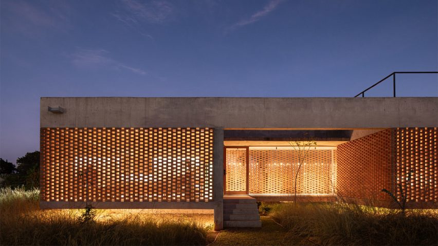 Casa Tupin in Brazil by Bloco Arquitetos