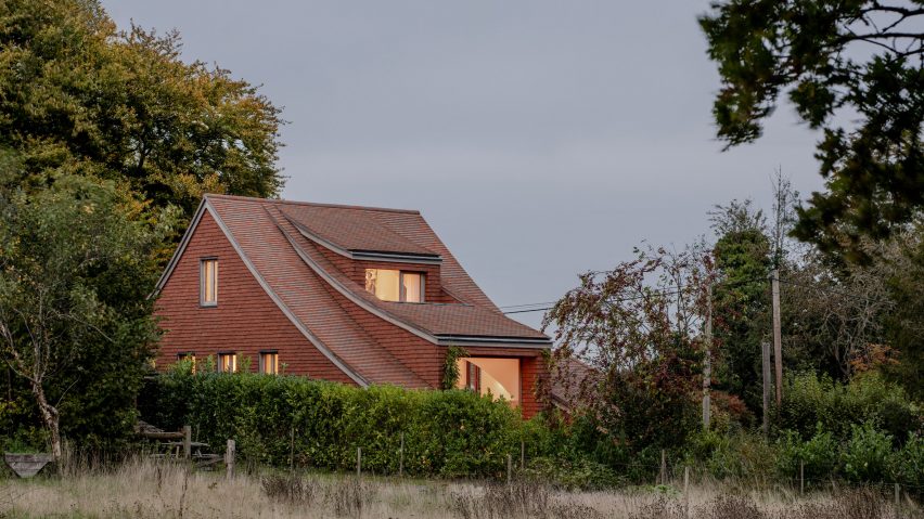 Curved roof of Clay Rise by Templeton Ford