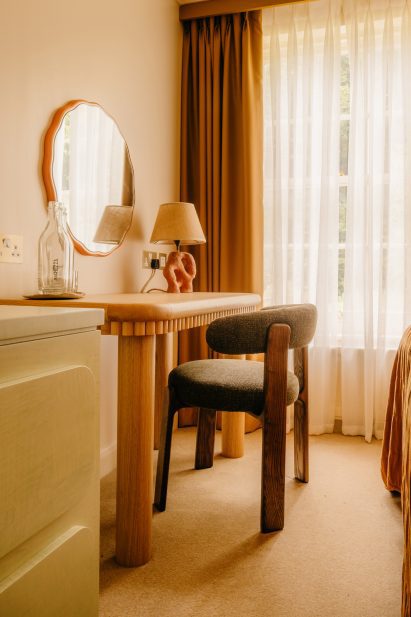 Desk in Crafted at Powdermills hotel