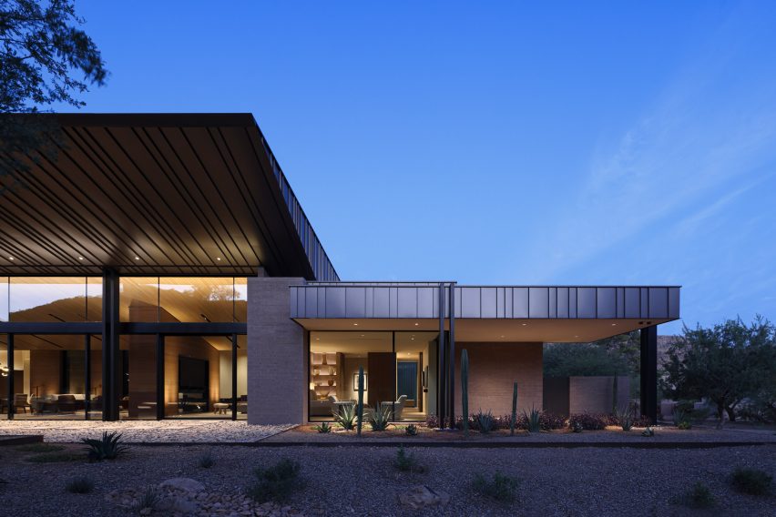 Desert Fairway Residence in Arizona by Kendle Design Collaborative