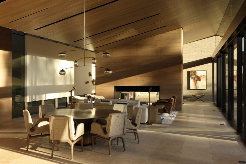 Desert Fairway Residence in Arizona by Kendle Design Collaborative