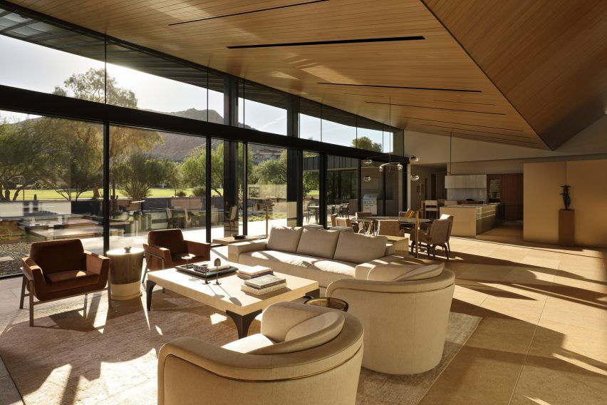 Desert Fairway Residence in Arizona by Kendle Design Collaborative
