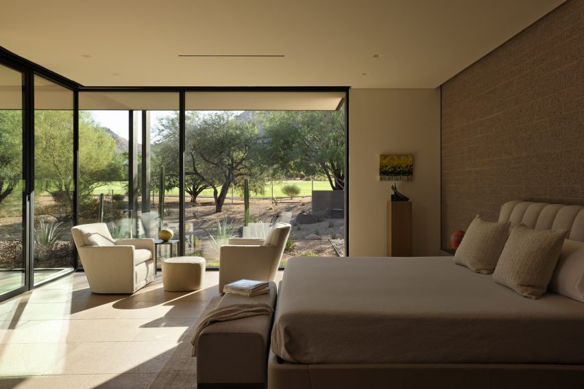 Desert Fairway Residence in Arizona by Kendle Design Collaborative
