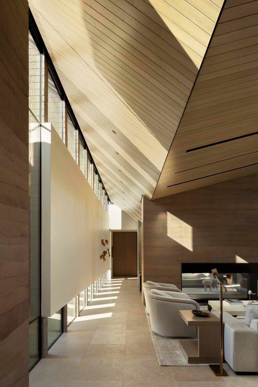 Desert Fairway Residence in Arizona by Kendle Design Collaborative