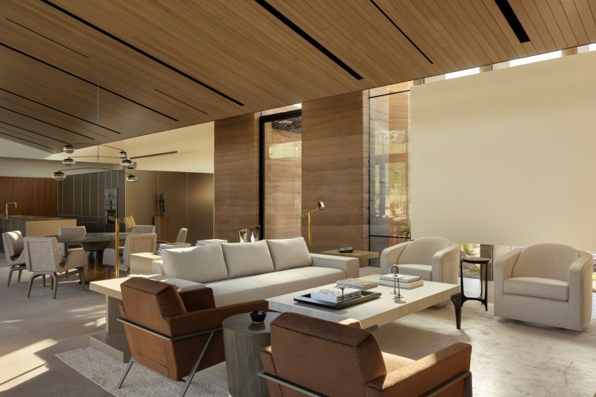 Desert Fairway Residence in Arizona by Kendle Design Collaborative