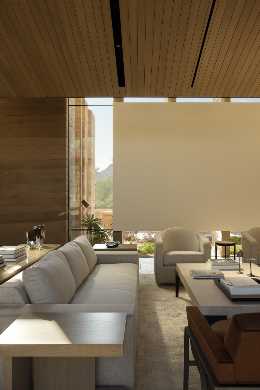 Desert Fairway Residence in Arizona by Kendle Design Collaborative