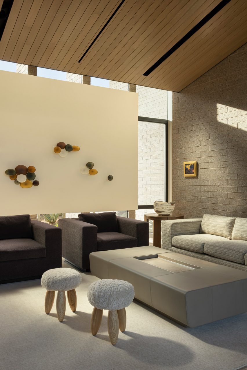 Desert Fairway Residence in Arizona by Kendle Design Collaborative