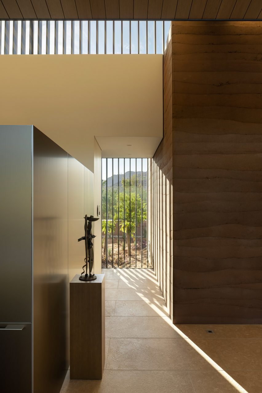 Desert Fairway Residence in Arizona by Kendle Design Collaborative