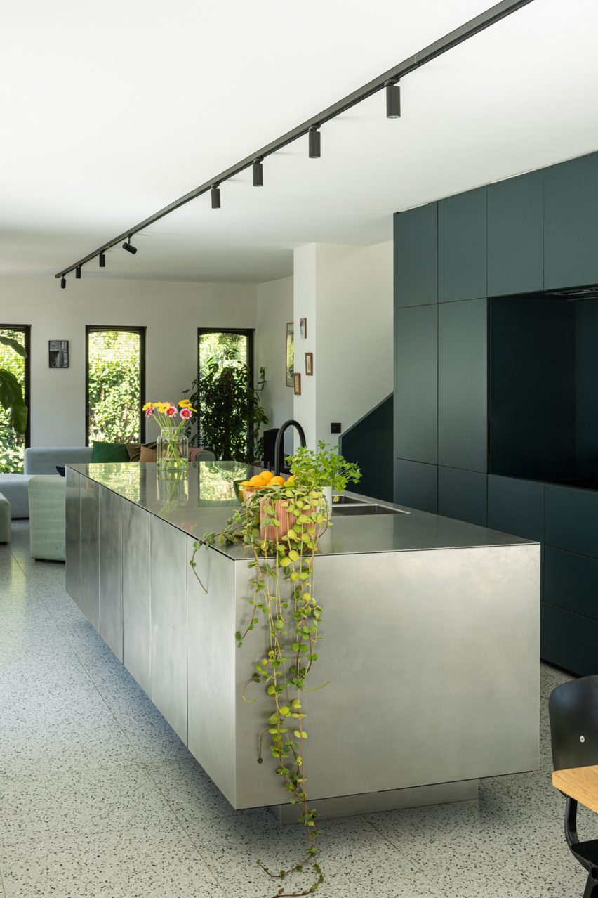 The Garden Pavilion by Studio Okami Architecten interior