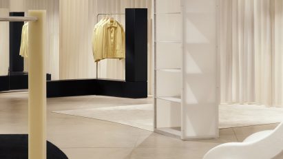 Fashion floor with sculptural details