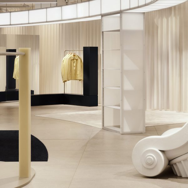 Fashion floor with sculptural details