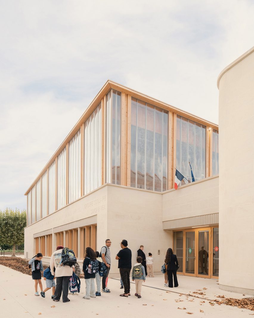 Groupe Scolaire Simone Veil by Le Penhuel & Associés