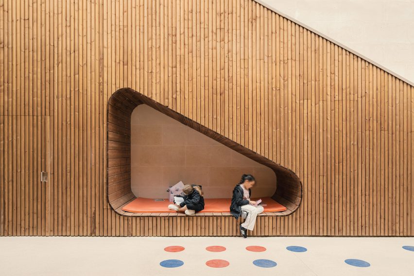 Groupe Scolaire Simone Veil by Le Penhuel & Associés