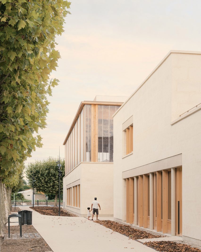 Groupe Scolaire Simone Veil by Le Penhuel & Associés