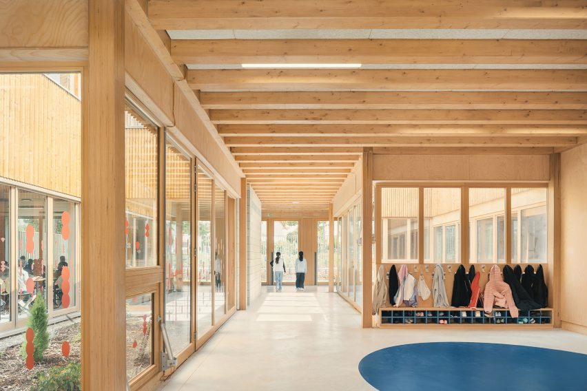 Groupe Scolaire Simone Veil by Le Penhuel & Associés