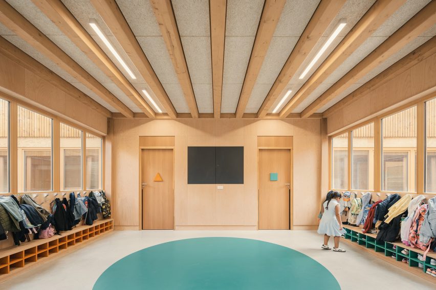 Groupe Scolaire Simone Veil by Le Penhuel & Associés