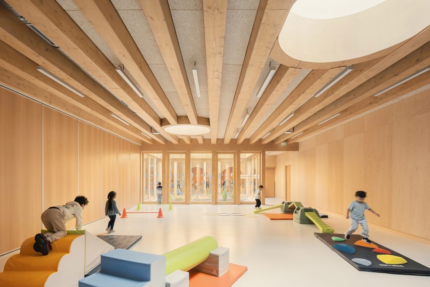 Groupe Scolaire Simone Veil by Le Penhuel & Associés