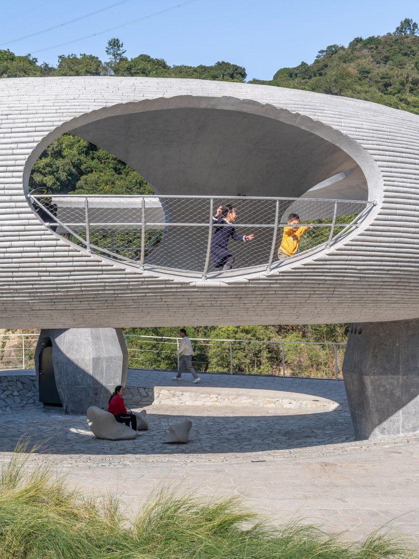 Resting Loop with Views pavilion by HCCH Studio