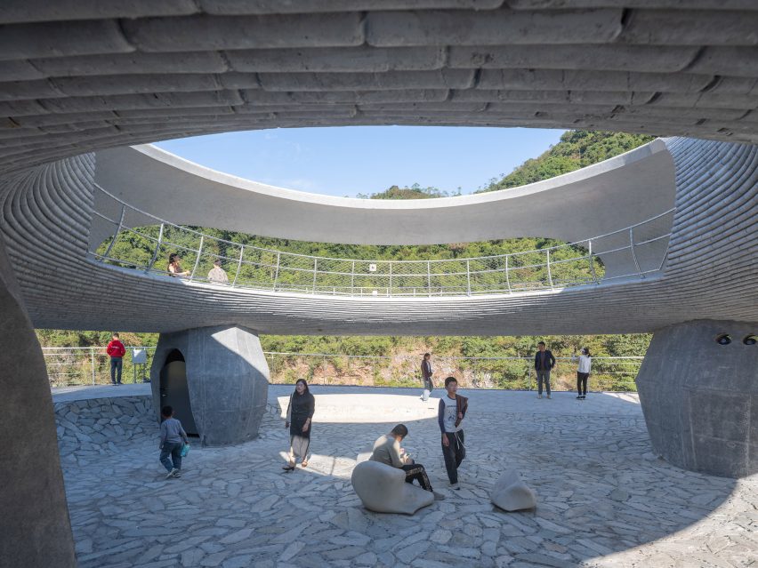 Resting Loop with Views pavilion by HCCH Studio
