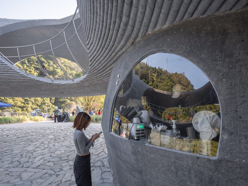 Resting Loop with Views pavilion by HCCH Studio